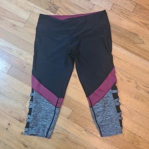 Inspired Hearts Workout Capri Leggings Size XL